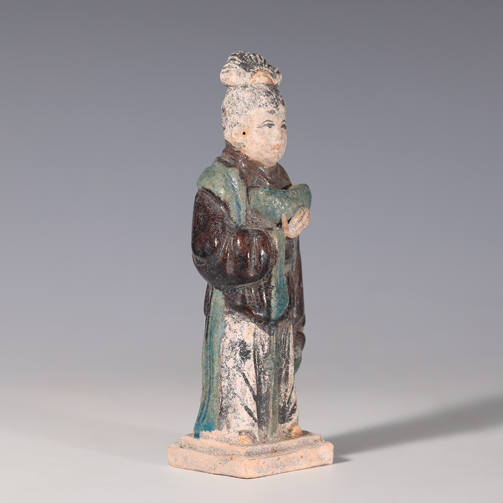 Chinese Ming Dynasty Terracotta Court Attendant Statuette Chinese Ming Dynasty Terracotta Court Attendant Statuette