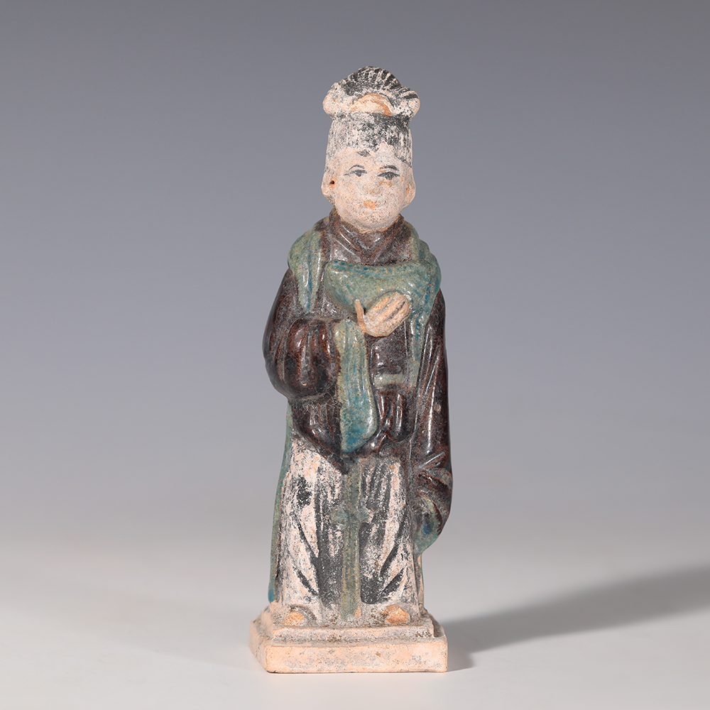 Chinese Ming Dynasty Terracotta Court Attendant Statuette Chinese Ming Dynasty Terracotta Court Attendant Statuette