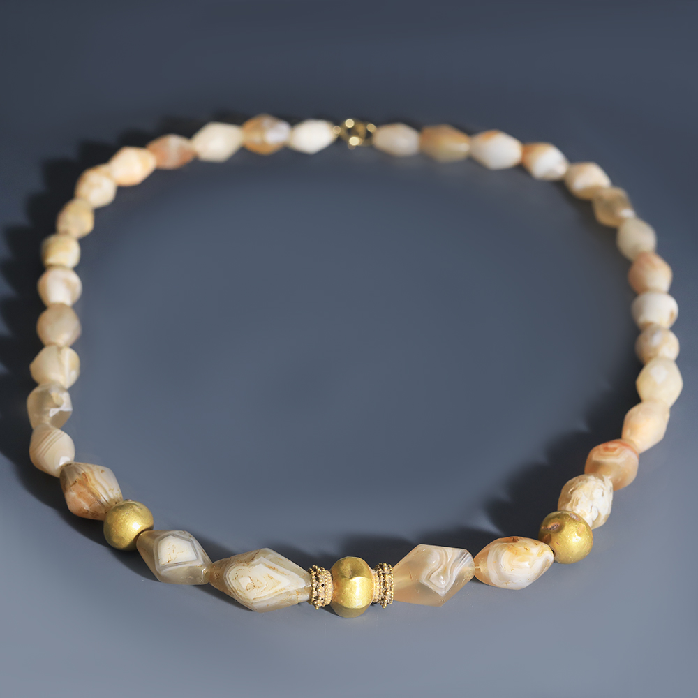 Necklace With White Agate Beads Necklace With White Agate Beads