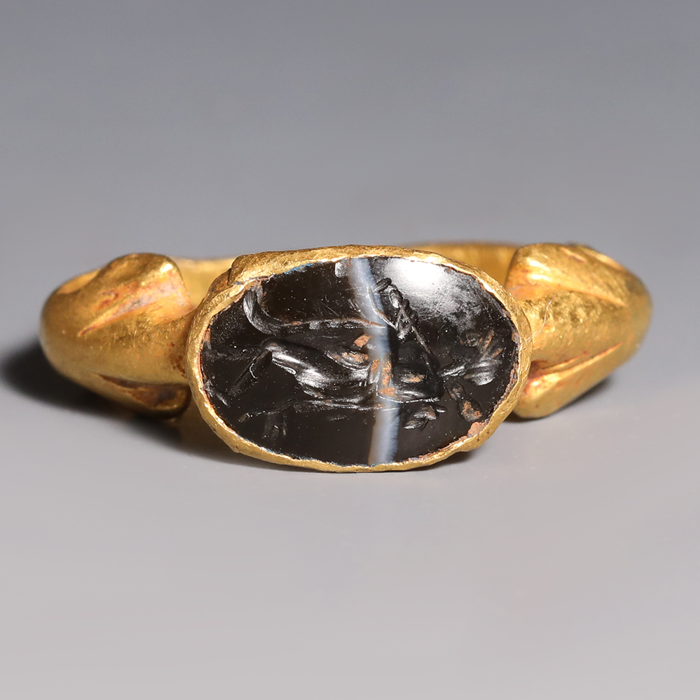 Roman Gold and Agate Ring with Bacchus Roman Gold and Agate Ring with Bacchus