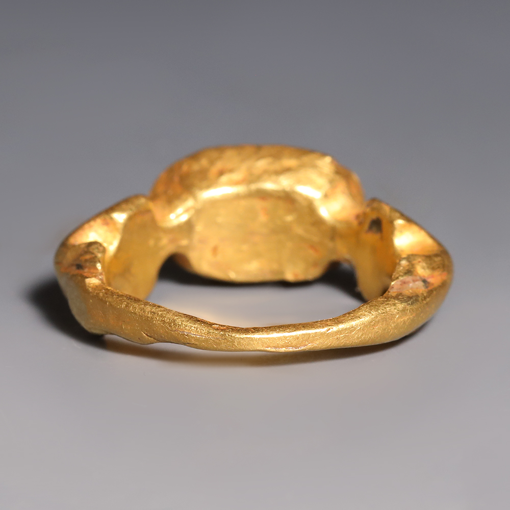 Roman Gold and Agate Ring with Bacchus Roman Gold and Agate Ring with Bacchus